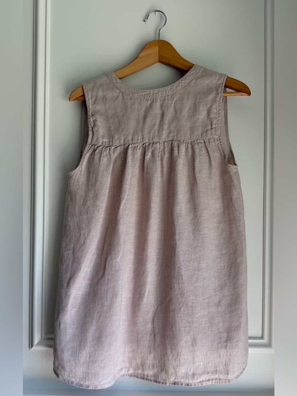 Tahari Pale Blush 100%Linen Sleeveless Henley Camisole - Picture 2 of 3